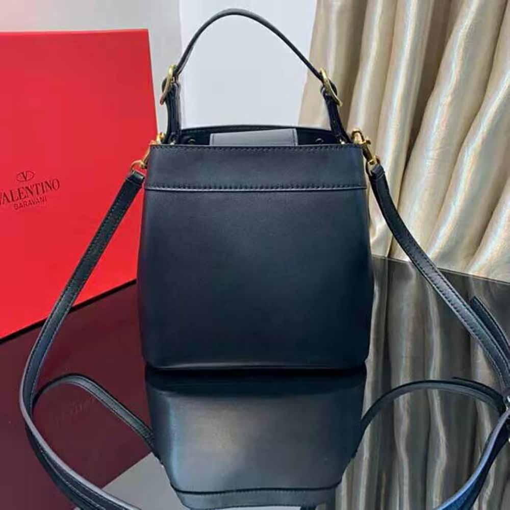 TÚI Valentino Women Garavani Supervee Handbag in Calfskin Leather-Black