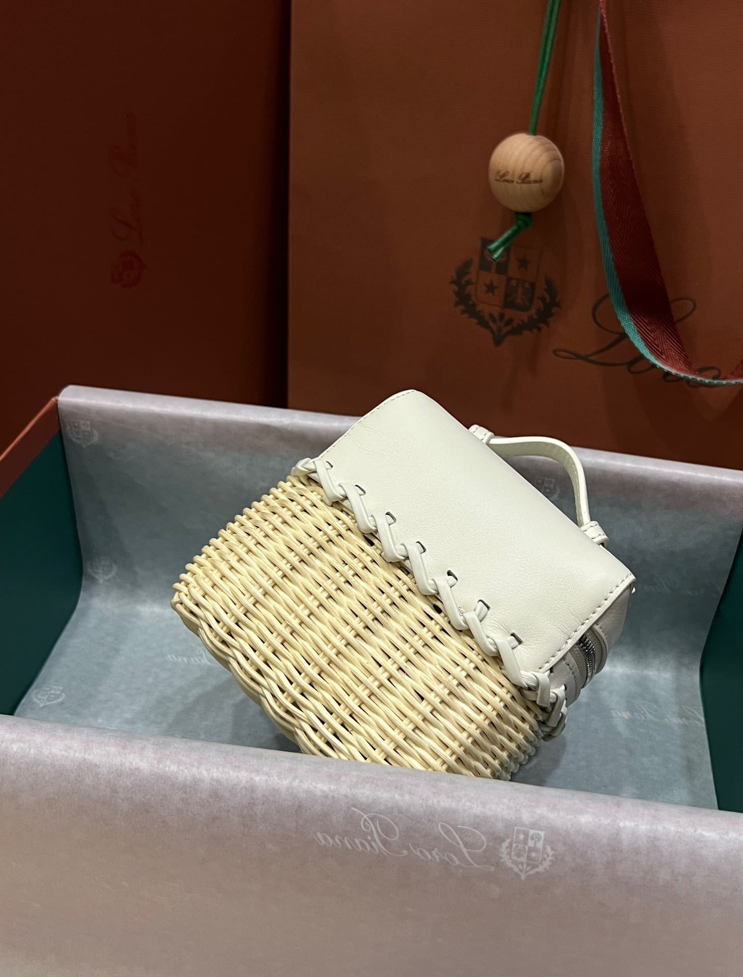 TÚI Loro Piana Women Extra Pocket Cross Body Wicker bằng da bê kết hợp tre đan