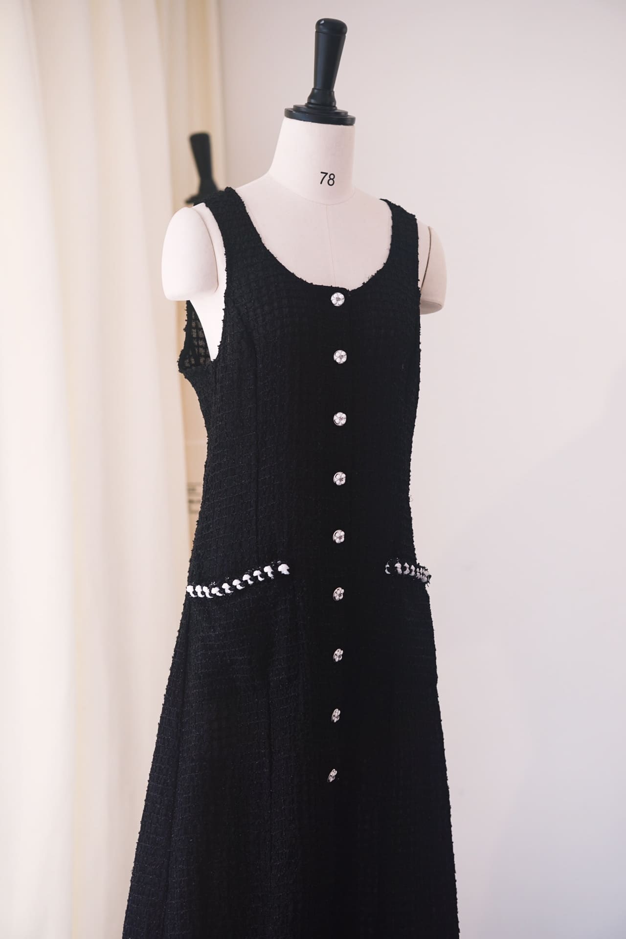 ĐẦM HAI DÂY CHANEL MÀU ĐEN BLACK LONG DRESS High Classy