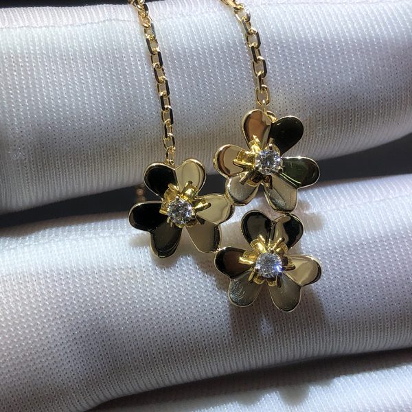 Vòng cổ Van Cleef & Arpels Mini Frivole 3 bông hoa vàng hồng 18K