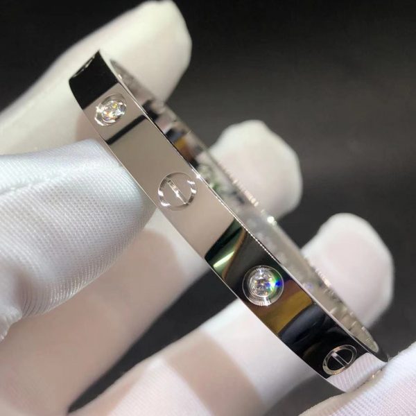 Vòng tay Cartier Love 4 viên kim cương vàng trắng 18K