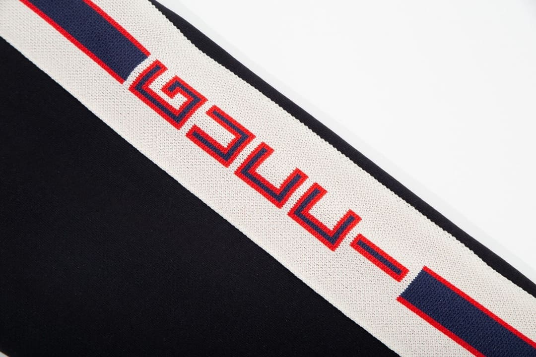 ÁO GUCCI GG Logo Arm Sweater Zip Black