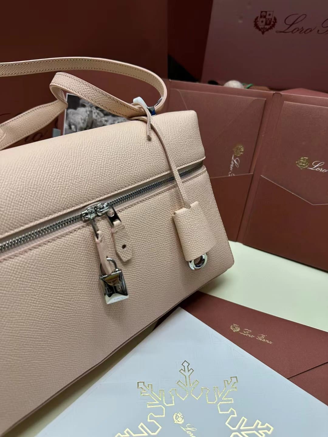 TÚI Loro Piana Women Extra Pocket L27 in Sheepskin Leather Pink