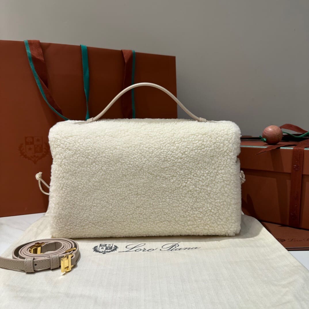 TÚI Loro Piana Women Extra Pocket L27 in Lamb Fur Yellow lông cừu
