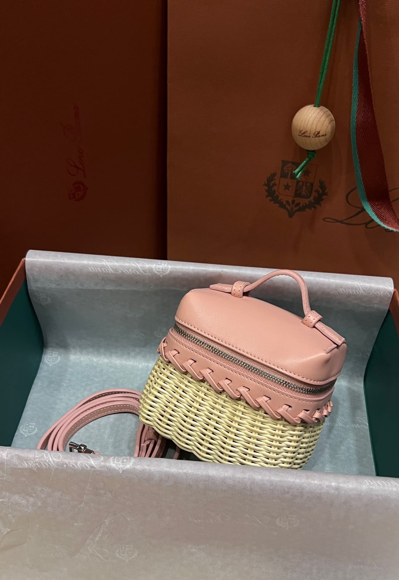 TÚI Loro Piana Women Extra Pocket Cross Body Wicker bằng da bê kết hợp tre đan