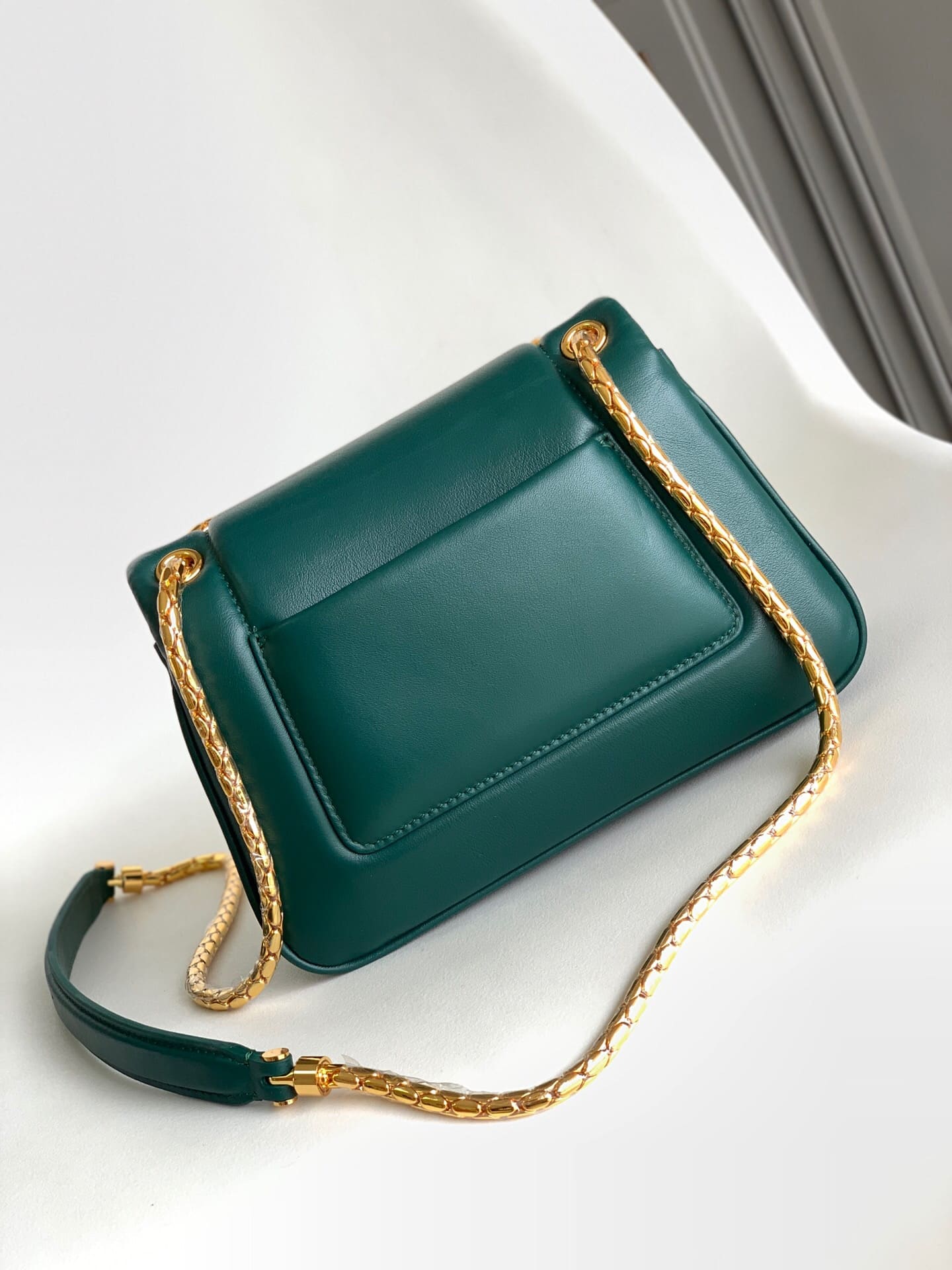 TÚI BVLGARI SERPENTI CALFSKIN GREEN