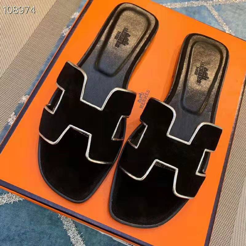 GIÀY Hermes Women Oran Sandal Metallic Finish and Iconic H Cut-Out-Black SS2022