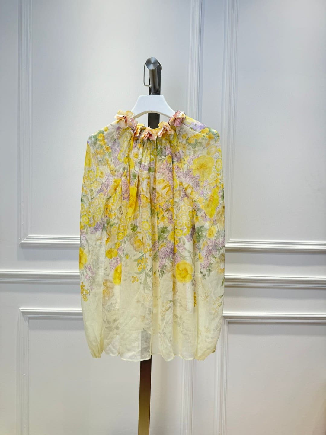 ÁO ZIMMERMANN NECK WITH FLOWER High Classy