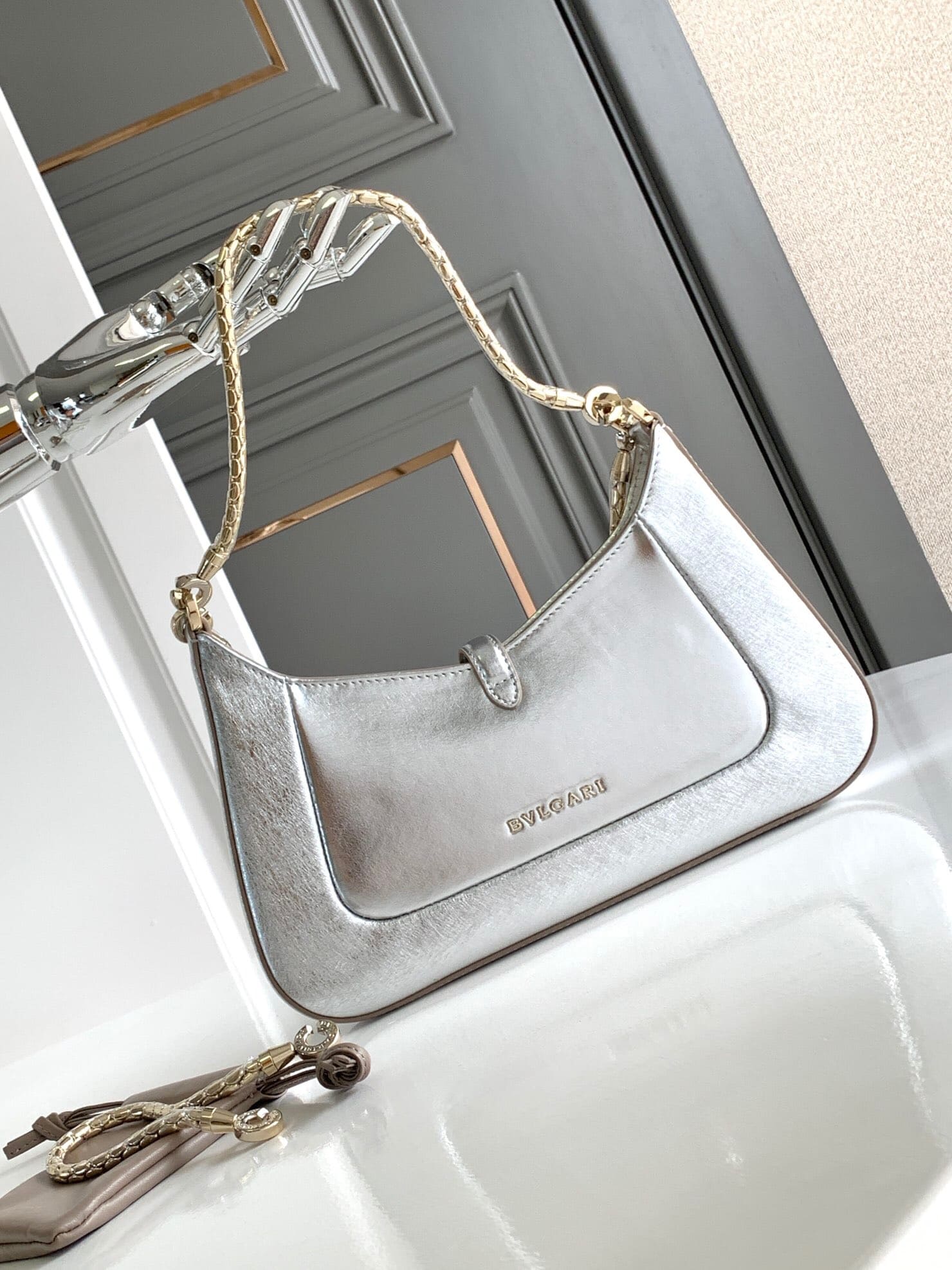 TÚI BVLGARI SERPENTI CALFSKIN SILVER