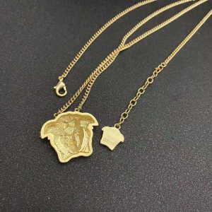 DÂY Versace Women Palazzo Dia Crystal Pendant Necklace