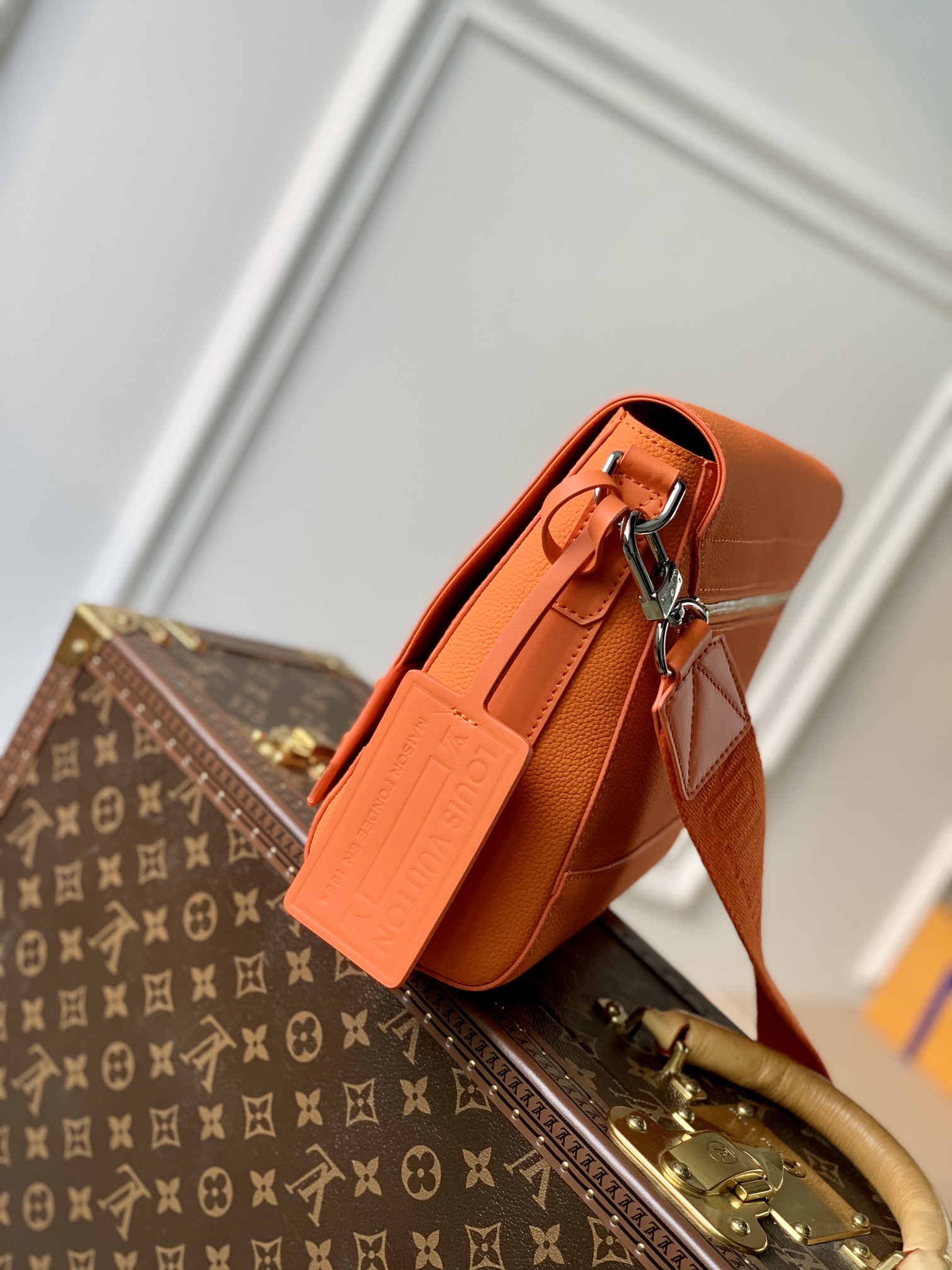 TÚI LOUIS VUITTON Aerogram Messenger Bag