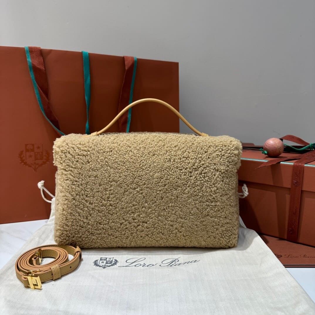 TÚI Loro Piana Women Extra Pocket L27 in Lamb Fur Yellow lông cừu