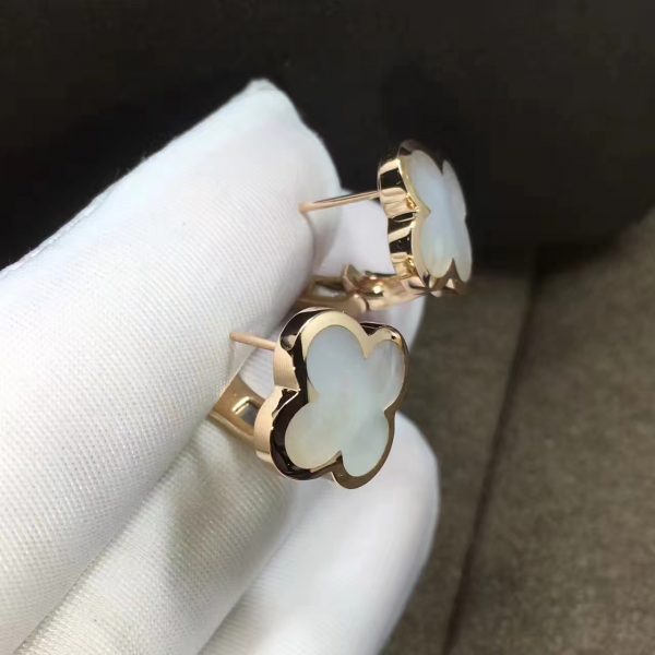 Bông tai Van Cleef & Arpels Mother of Peral Pure Alhambra vàng hồng 18K