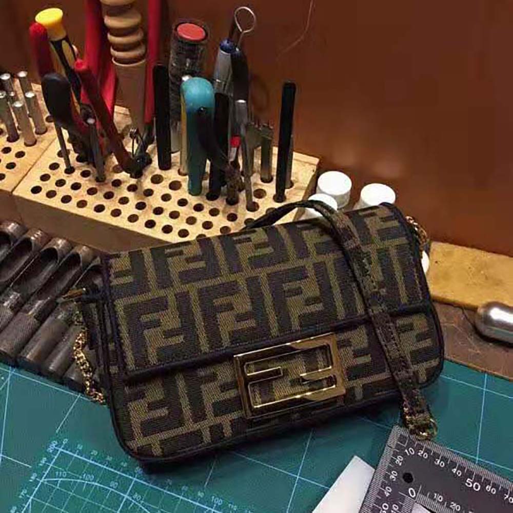 TÚI Fendi Mini Baguette Brown Fabric Bag