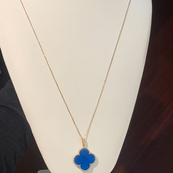 Vòng cổ Van Cleef & Arpels Magic Alhambra 1 Motif Blue Agate Vàng hồng 18K