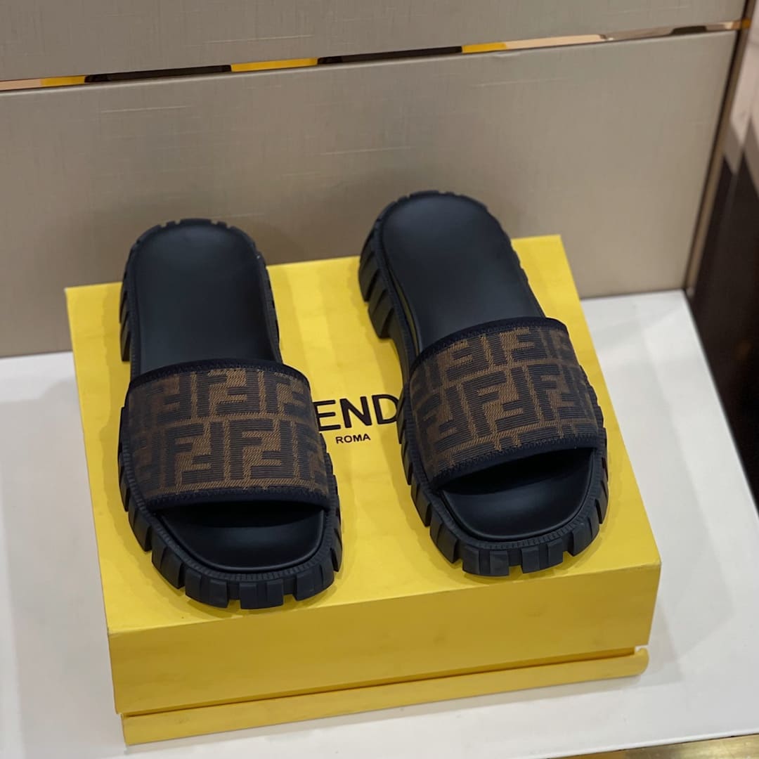 DÉP FENDI FF SANDAL AAA