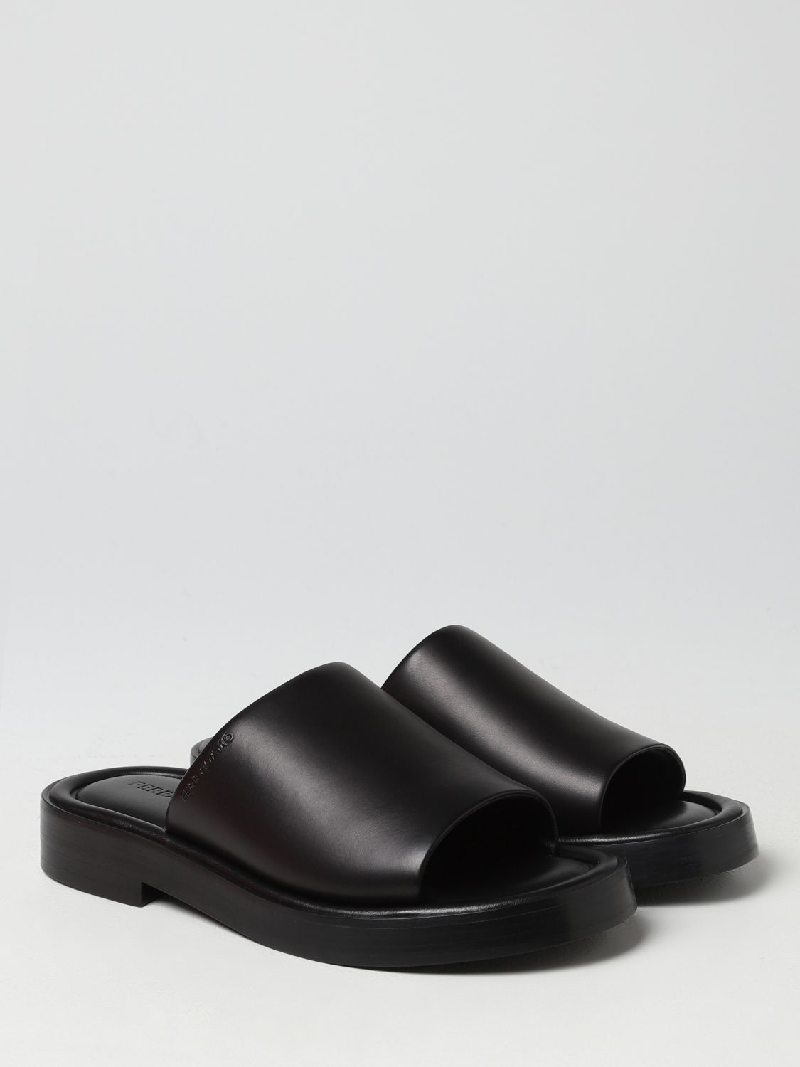 GIÀY SALVATORE FERRAGAMO Black Leather sandals
