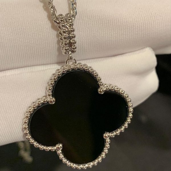 Vòng cổ Van Cleef & Arpels Black Onyx Magic Alhambra vàng trắng 18K