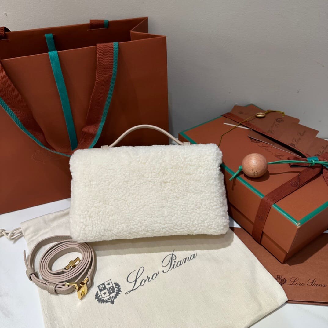TÚI Loro Piana Women Extra Pocket L19 in Lamb Fur White lông cừu