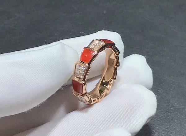 Nhẫn BVLGARI Serpenti Viper kim cương Carnelian vàng hồng 18K