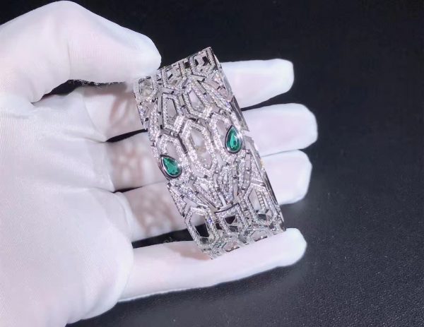 Vòng tay BVLGARI Serpenti Seduttori mắt ngọc lục bảo vàng trắng 18K