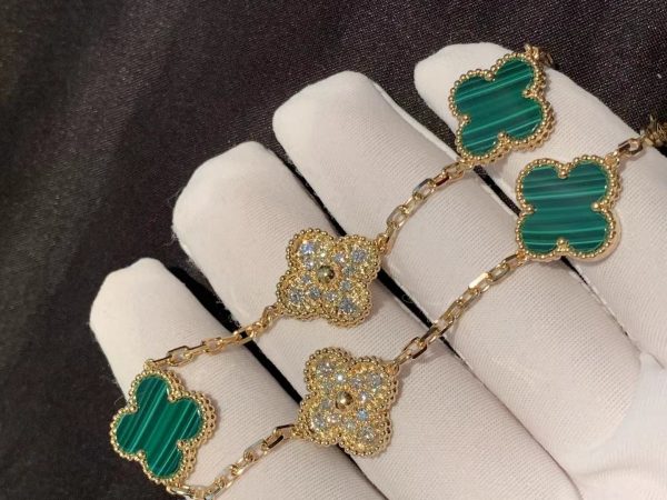 Vòng tay Van Cleef & Arpels Vintage Alhambra Malachite Kim cương 5 motif vàng hồng 18K