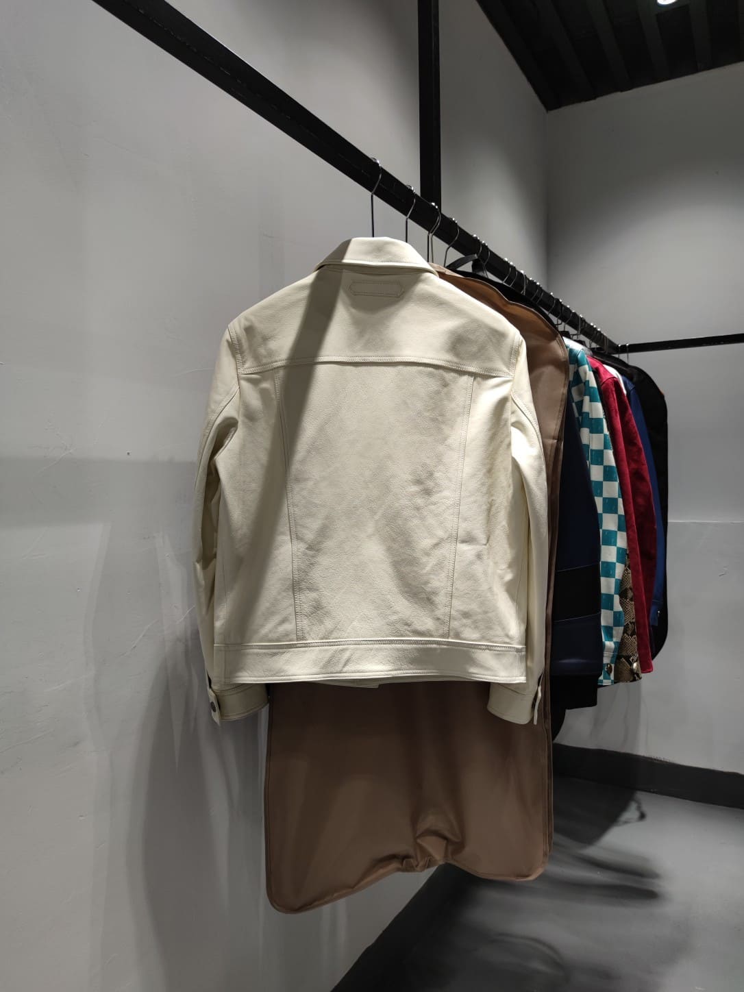 ÁO TOM FORD WHITE LEATHER JACKET