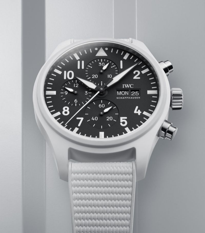 Đồng hồ IWC Ceramic Pilot’s Chronograph TOP GUN Lake Tahoe mặt số màu đen