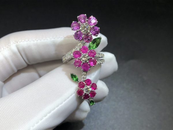 Nhẫn Van Cleef & Arpels Folie des Près Kim cương hồng Sapphire vàng trắng 18K