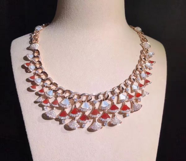 Vòng cổ BVLGARI Diva's Dream Carnelian xà cừ kim cương vàng hồng 18K