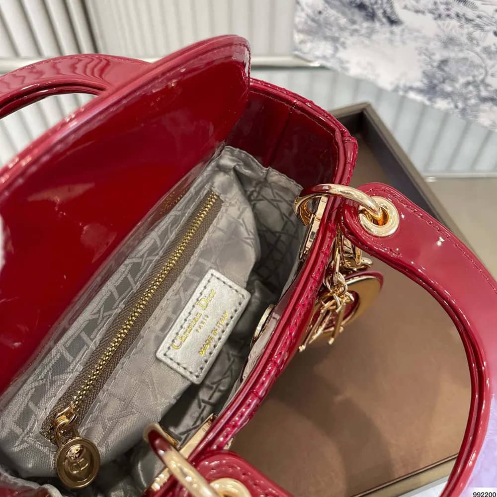 TÚI Dior Mini Lady Dior màu đỏ anh đào da bê Cannage Patent