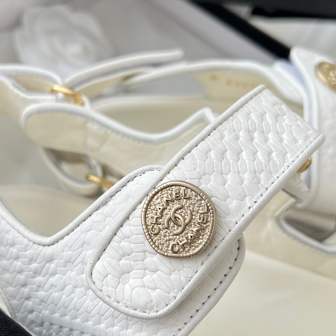 GIÀY CHANEL CC LOGO SANDALS