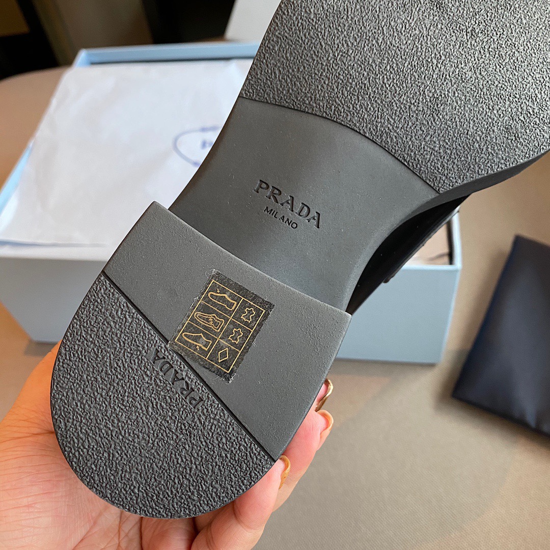 GIÀY PRADA Leather loafer