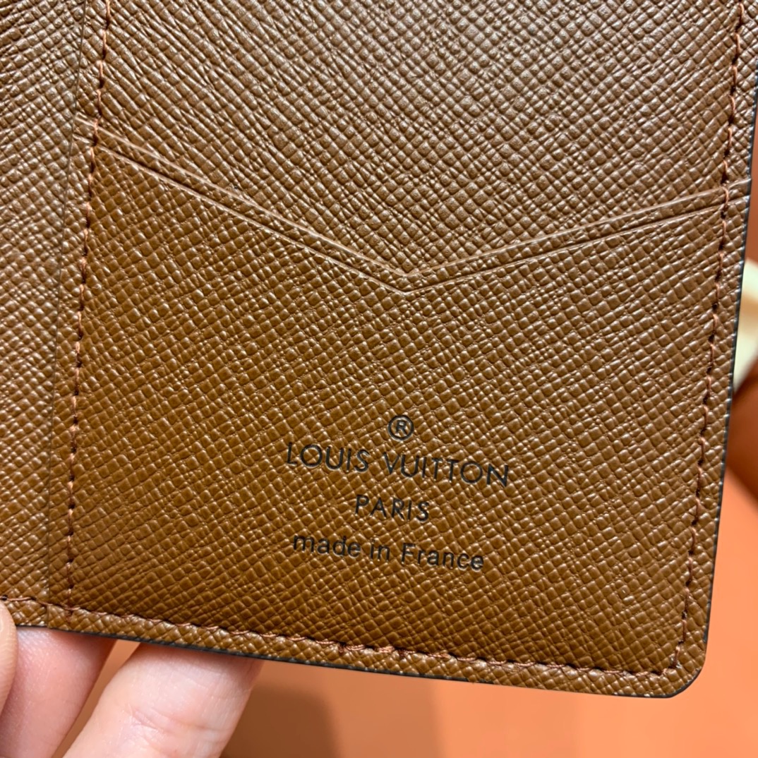 VÍ LOUIS VUITTON MONOGRAM WALLET