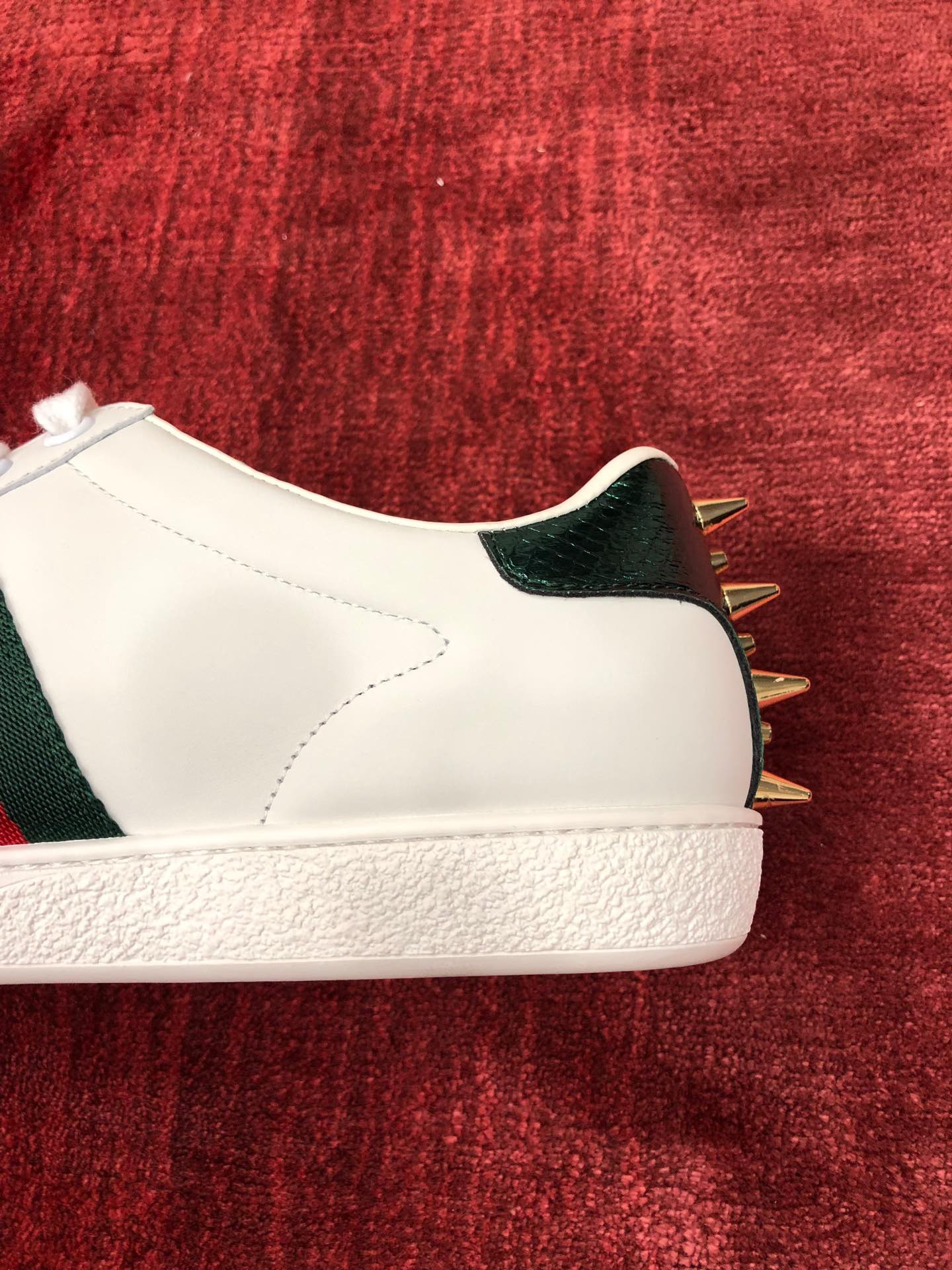 GIÀY GUCCI Leather Ace Sneakers Pear and Spkies White