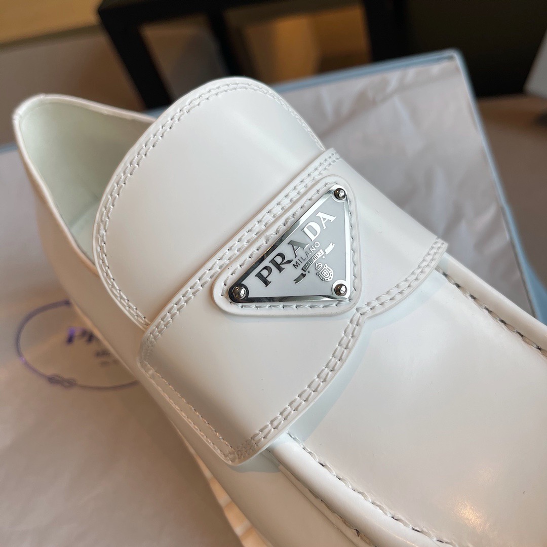 GIÀY PRADA Leather loafer