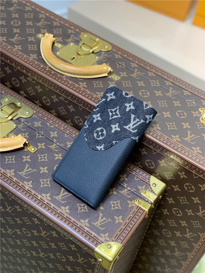 VÍ LOUIS VUITTON brazza wallet