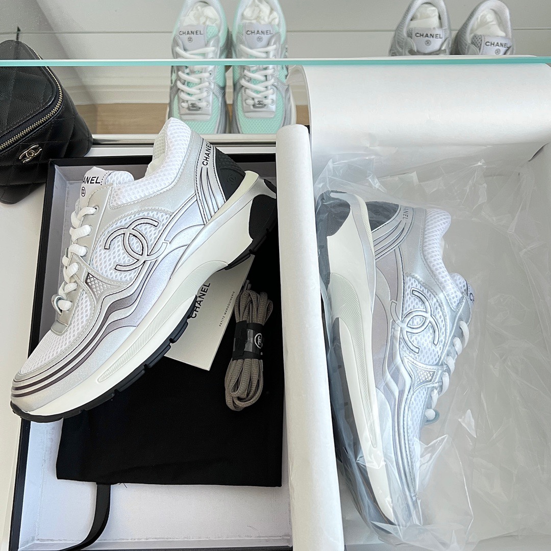 GIÀY CHANEL CC LOGO SNEAKER SHOES