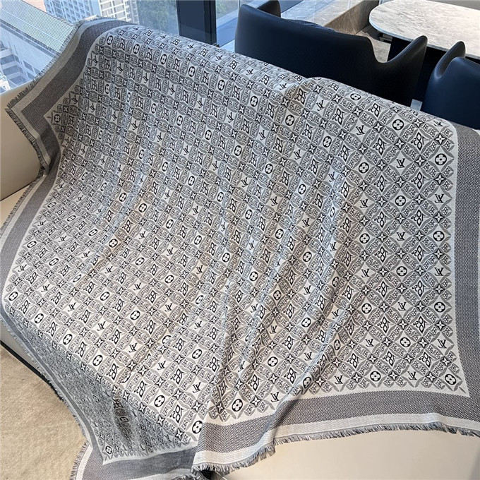 KHĂN Louis Vuitton monogram shawl scarf
