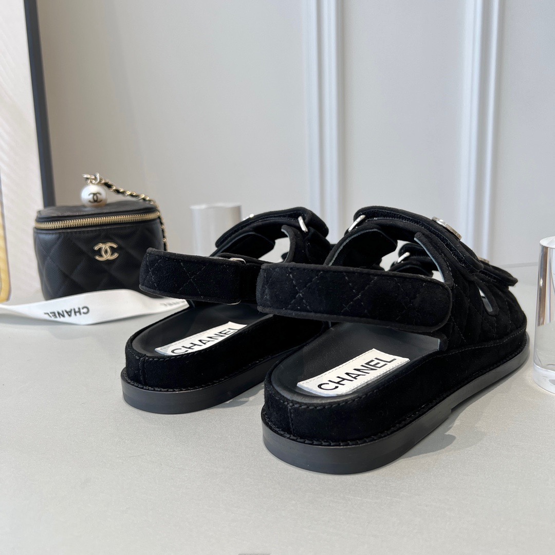 GIÀY CHANEL CC LOGO SANDALS