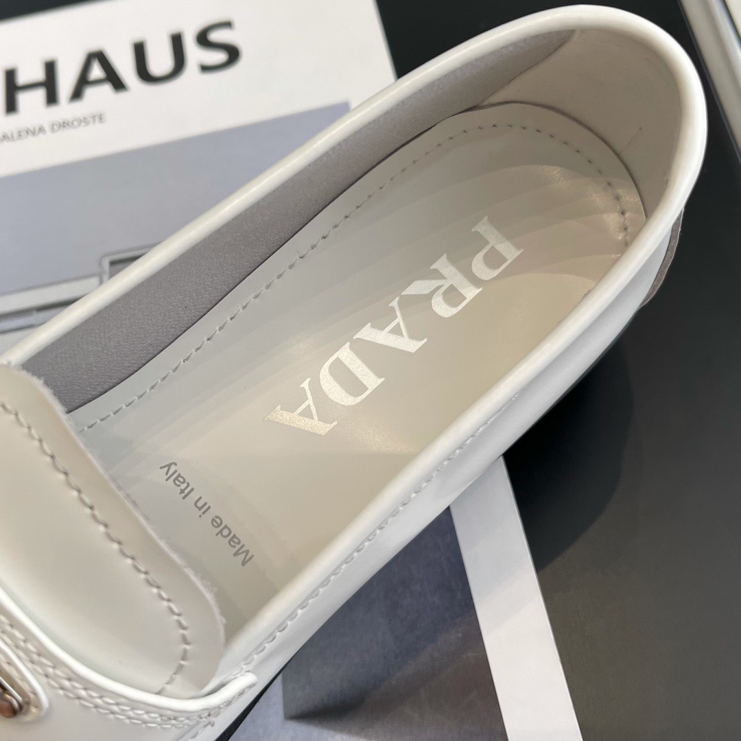 GIÀY PRADA TRIANGLE LOGO LOAFER SHOES