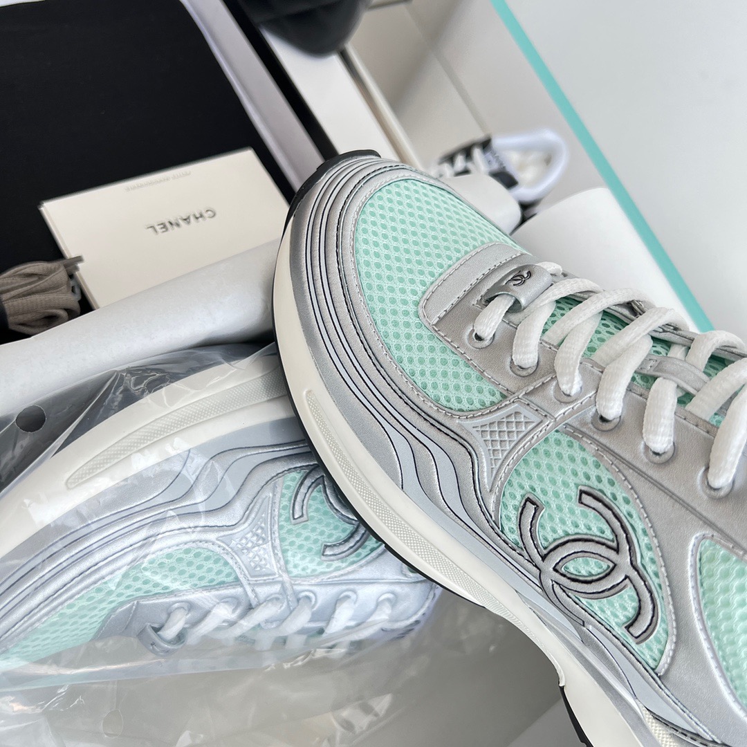 GIÀY CHANEL CC LOGO SNEAKER SHOES