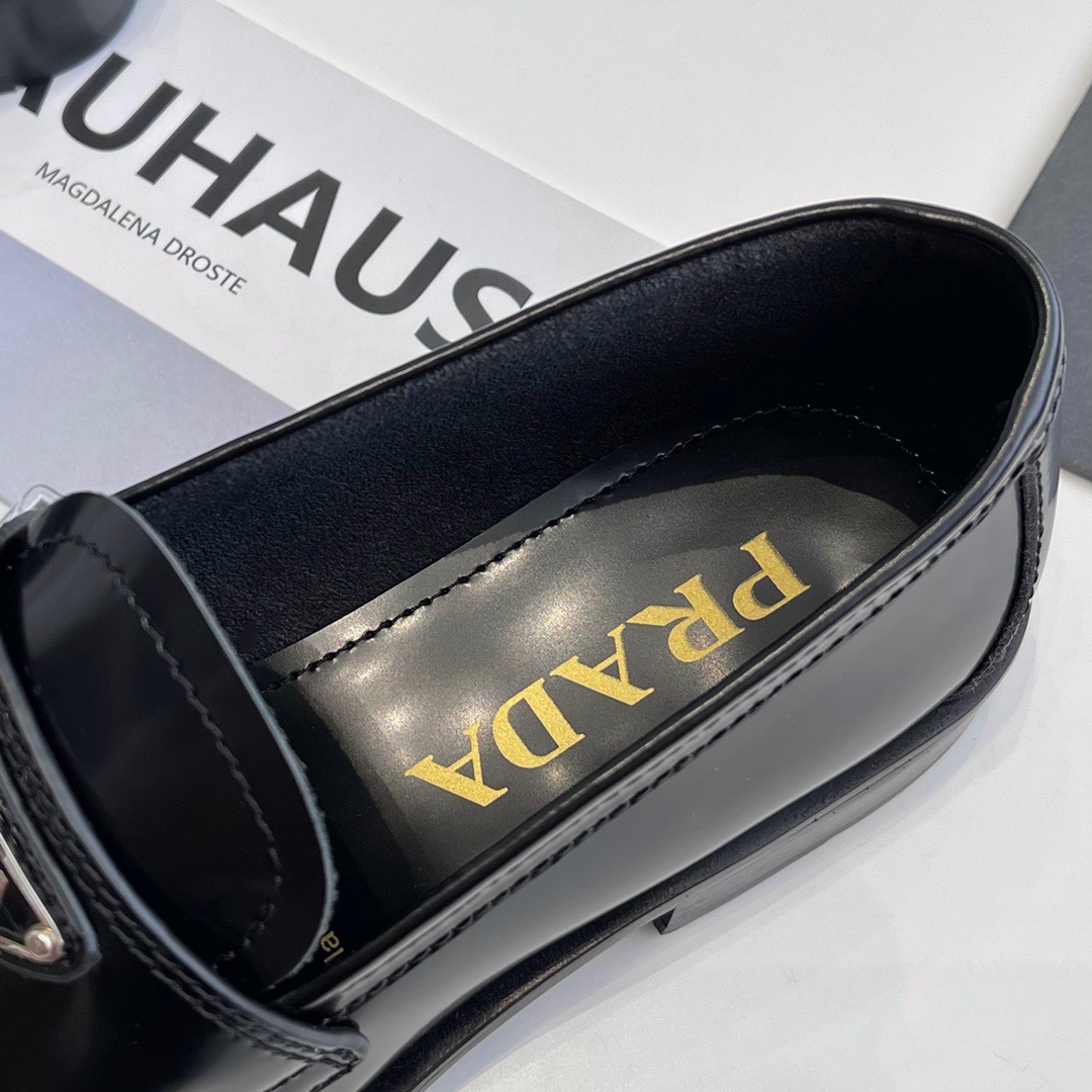 GIÀY PRADA TRIANGLE LOGO LOAFER SHOES