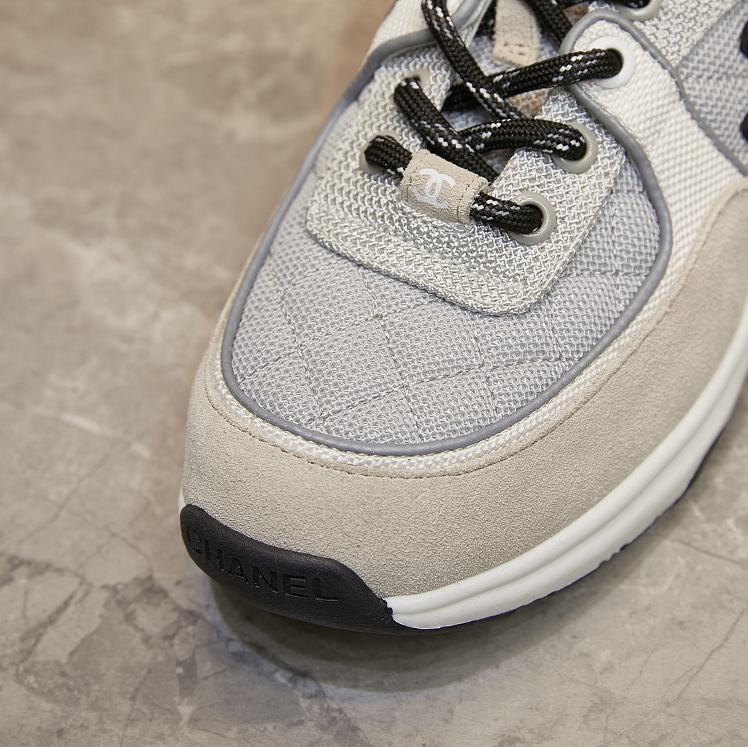 GIÀY CHANEL GREY SUEDE LOGO SNEAKERS