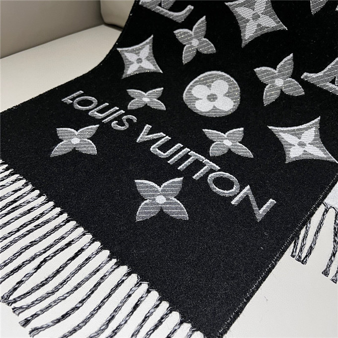 KHĂN Louis Vuitton essential shine scarf