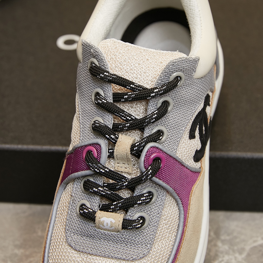 GIÀY CHANEL BURGUNDY SUEDE LOGO SNEAKERS
