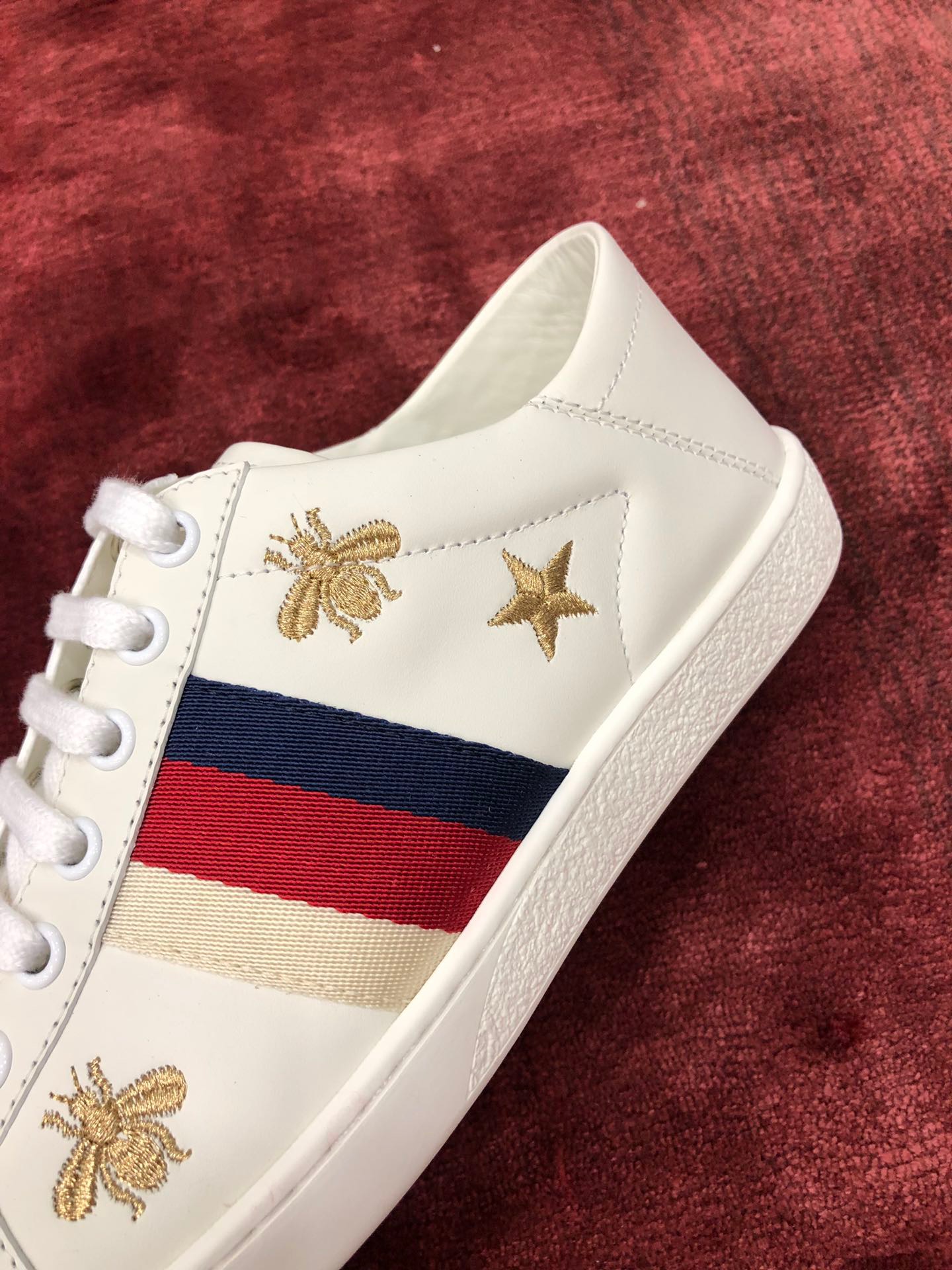 GIÀY GUCCI Leather Ace Sneakers Star and Bee White