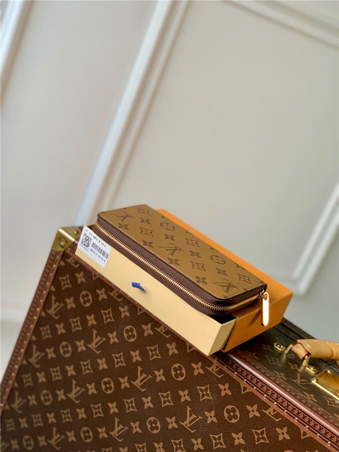 VÍ LOUIS VUITTON zippy wallet