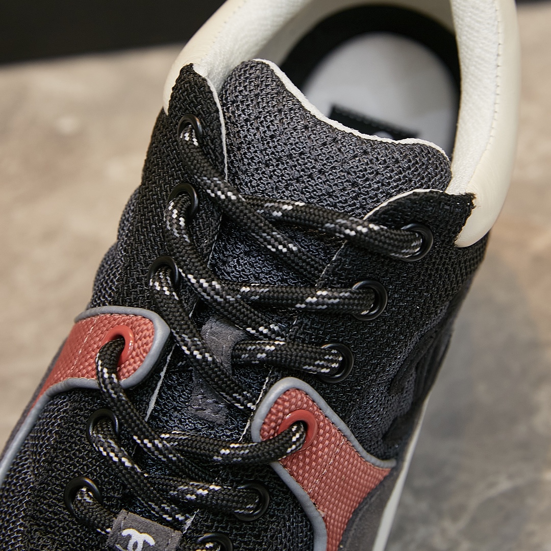 GIÀY CHANEL GREY SUEDE LOGO SNEAKERS