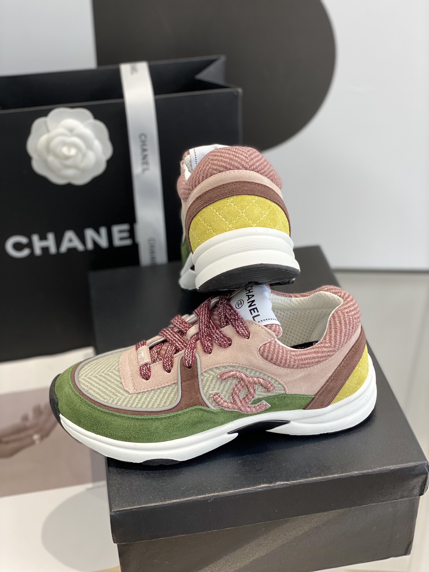 GIÀY CHANEL MULTICOLOR SUEDE LOGO SNEAKERS
